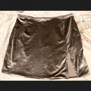 GORGEOUS & SEXY Mini Skirt with Side Slit - Size M